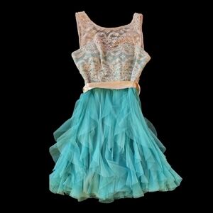 TEAZE ME SZ 7 Green/Ivory Ruffle Tulle Sleeveless Cocktail Dress